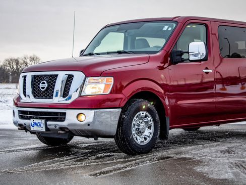 Used 2017 Nissan NV 3500 SL image 12