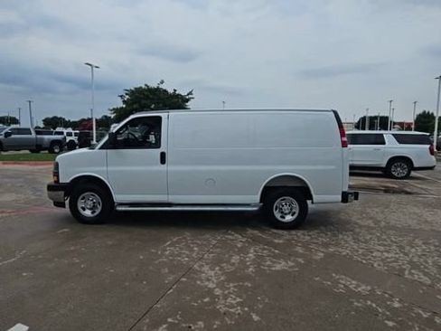 Used 2025 Chevrolet Express 2500 w/ Driver Convenience Package RWD image 5