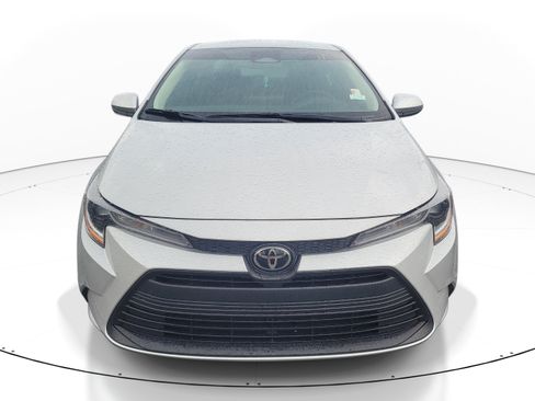 Used 2026 Toyota Corolla LE FWD image 2