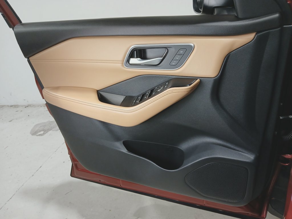 Used 2021 Nissan Rogue Platinum AWD/4WD image 30