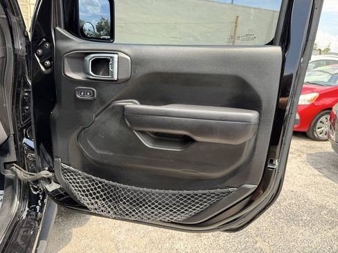 Used 2020 Jeep Gladiator Rubicon AWD/4WD image 27