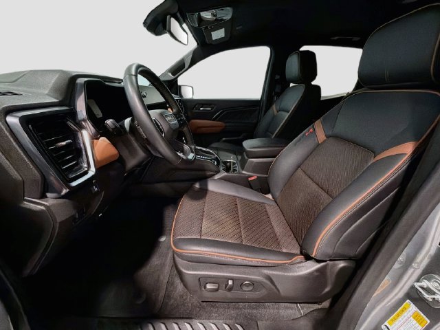 Used 2024 GMC Canyon AT4 w/ AT4 Premium Package AWD/4WD image 19