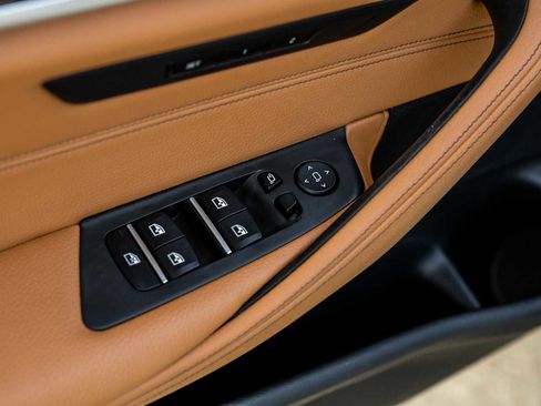 Used 2019 BMW 530i xDrive w/ M Sport Package image 46