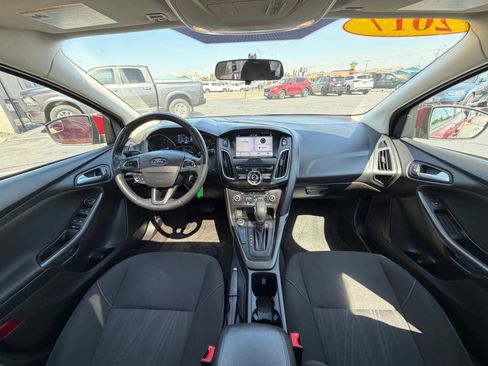 Used 2017 Ford Focus SEL w/ Cold Weather Package FWD image 20