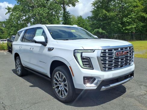 New 2026 GMC Yukon Denali w/ Denali Reserve Package AWD/4WD image 1