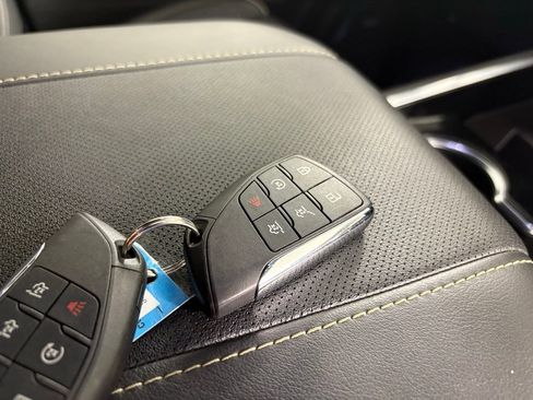 Used 2025 Chevrolet Suburban Premier image 53