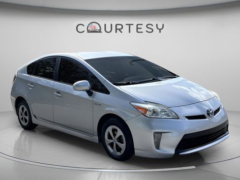 Used 2015 Toyota Prius Three FWD image 9