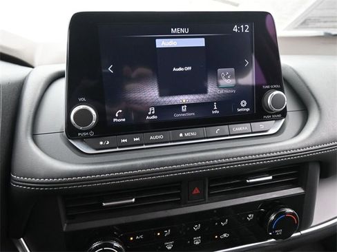 Used 2023 Nissan Rogue S image 34