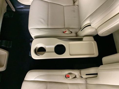 Used 2014 Toyota Highlander Limited image 36