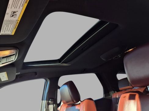 Used 2023 Dodge Durango GT image 25