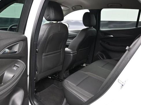Used 2025 Buick Encore GX Preferred AWD/4WD image 18