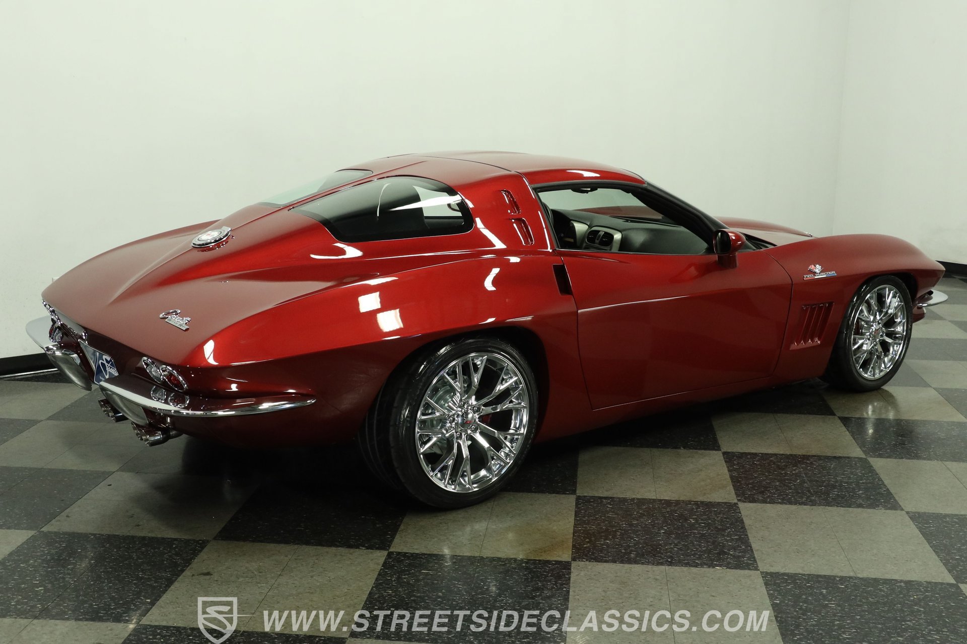Used 2005 Chevrolet Corvette Coupe w/ Preferred Equipment Group RWD image 12