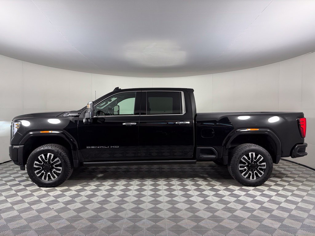 Used 2025 GMC Sierra 3500 Denali Ultimate AWD/4WD image 10