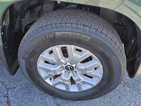 Used 2022 Nissan Frontier SV image 9