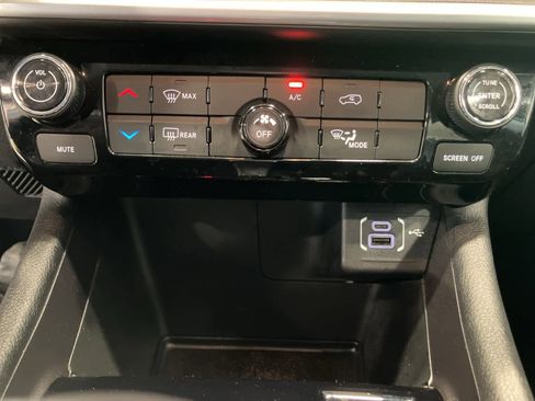 Used 2022 Jeep Compass Latitude image 17