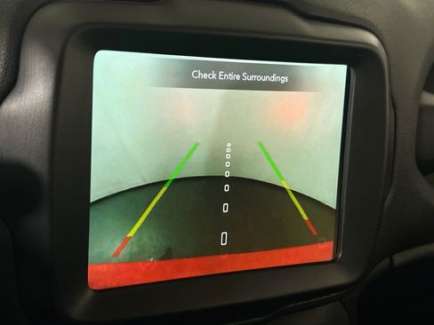 Used 2022 Jeep Renegade Latitude w/ Convenience Group image 14