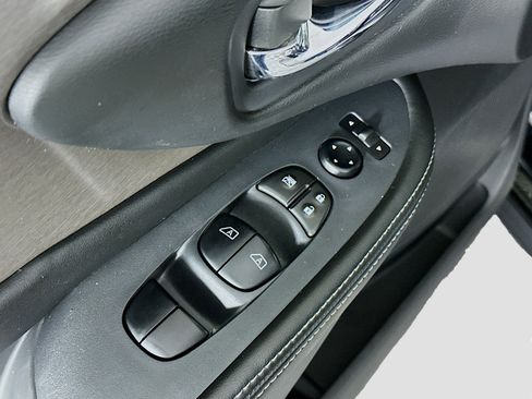 Used 2024 Nissan Murano SV w/ SV Midnight Edition Package FWD image 15