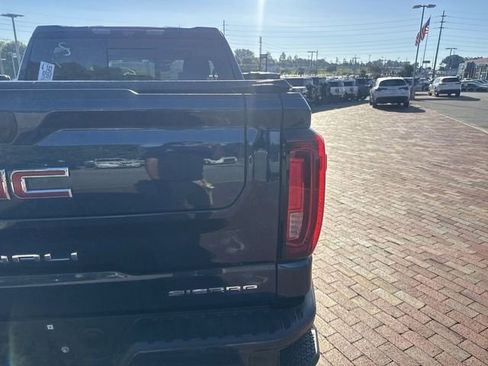 Used 2022 GMC Sierra 1500 Denali w/ Technology Package AWD/4WD image 11
