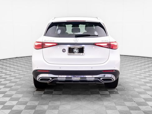 Certified 2025 Mercedes-Benz GLC 300 4MATIC image 4