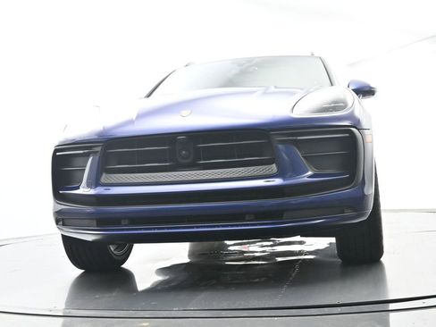 Certified 2024 Porsche Macan AWD/4WD image 56