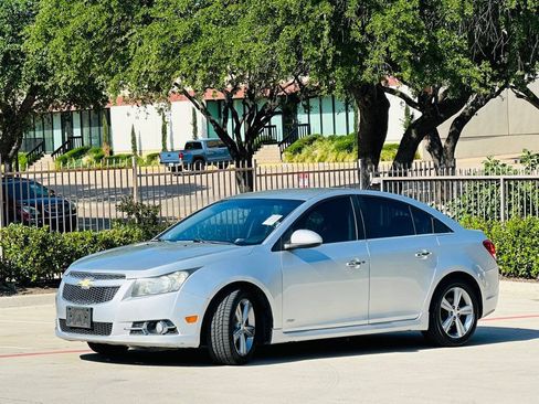 Used 2012 Chevrolet Cruze LT w/ RS Package FWD image 4