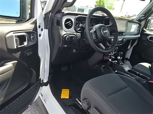 New 2025 Jeep Gladiator Willys image 4