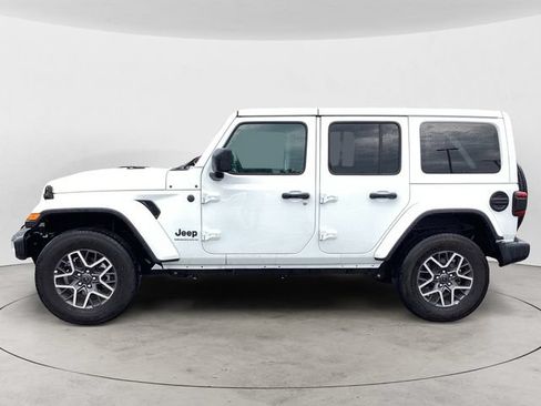 Certified 2025 Jeep Wrangler Unlimited Sahara AWD/4WD image 2