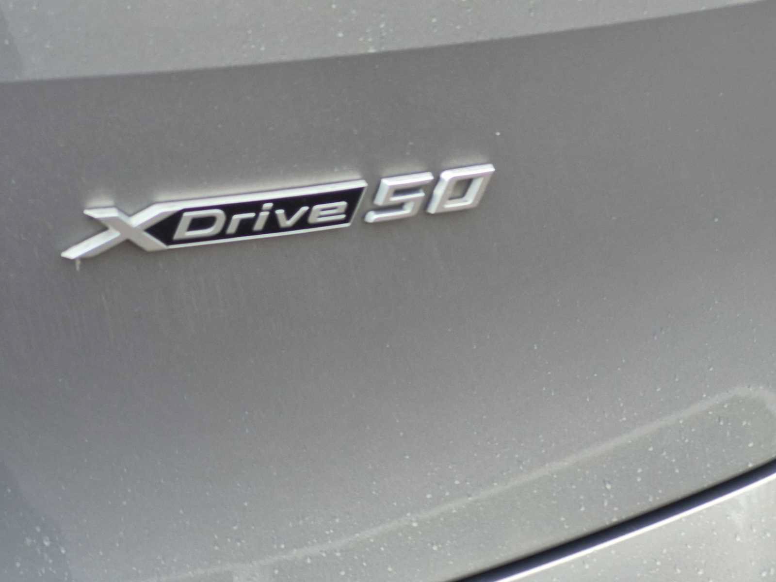 Used 2023 BMW iX xDrive50 w/ Premium Package AWD/4WD image 12