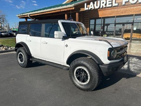 Certified 2022 Ford Bronco Outer Banks w/ Sasquatch Package image 2