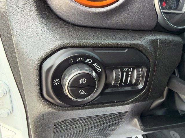 Used 2022 Jeep Gladiator Mojave w/ Cold Weather Group AWD/4WD image 13