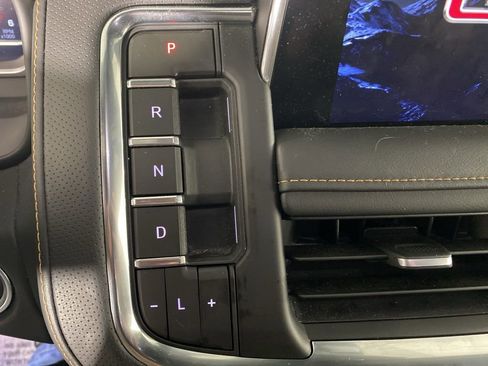 Used 2024 GMC Yukon AT4 AWD/4WD image 19