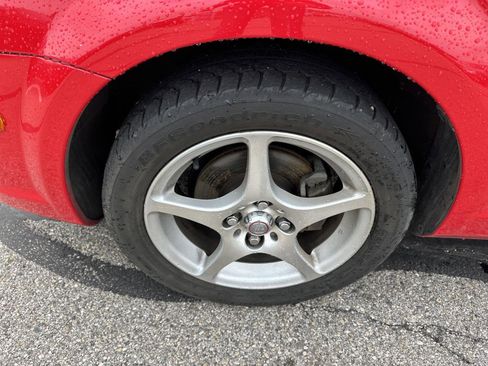 Used 2004 Toyota MR2 RWD image 9