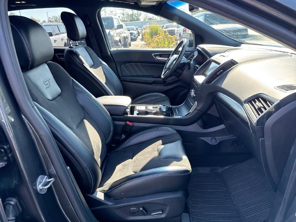Used 2019 Ford Edge ST w/ Convenience Package AWD/4WD image 23