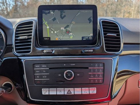 Used 2017 Mercedes-Benz GLE 350 4MATIC w/ Premium 1 Package image 18