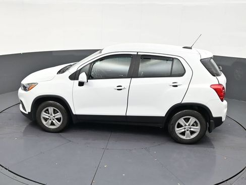 Used 2021 Chevrolet Trax LS AWD/4WD image 14