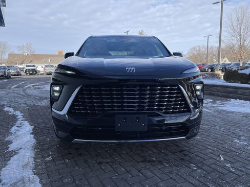 Used 2025 Buick Enclave Avenir image 9