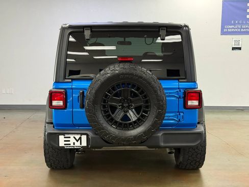 Used 2022 Jeep Wrangler Sport AWD/4WD image 6