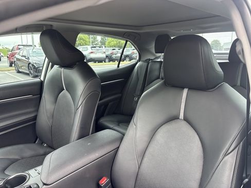 Used 2022 Toyota Camry XSE FWD image 16