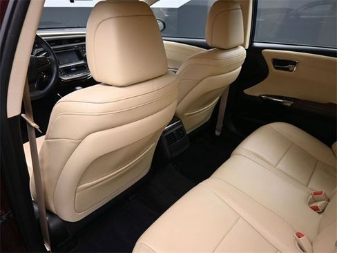 Used 2015 Toyota Avalon XLE image 10