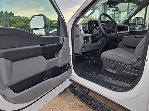 Used 2024 Ford F350 XL w/ FX4 Off-Road Package AWD/4WD image 39