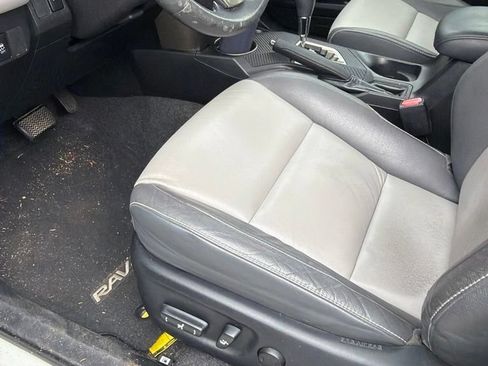 Used 2014 Toyota RAV4 Limited FWD image 15