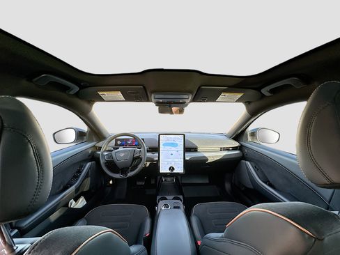 Certified 2023 Ford Mustang Mach-E GT image 24