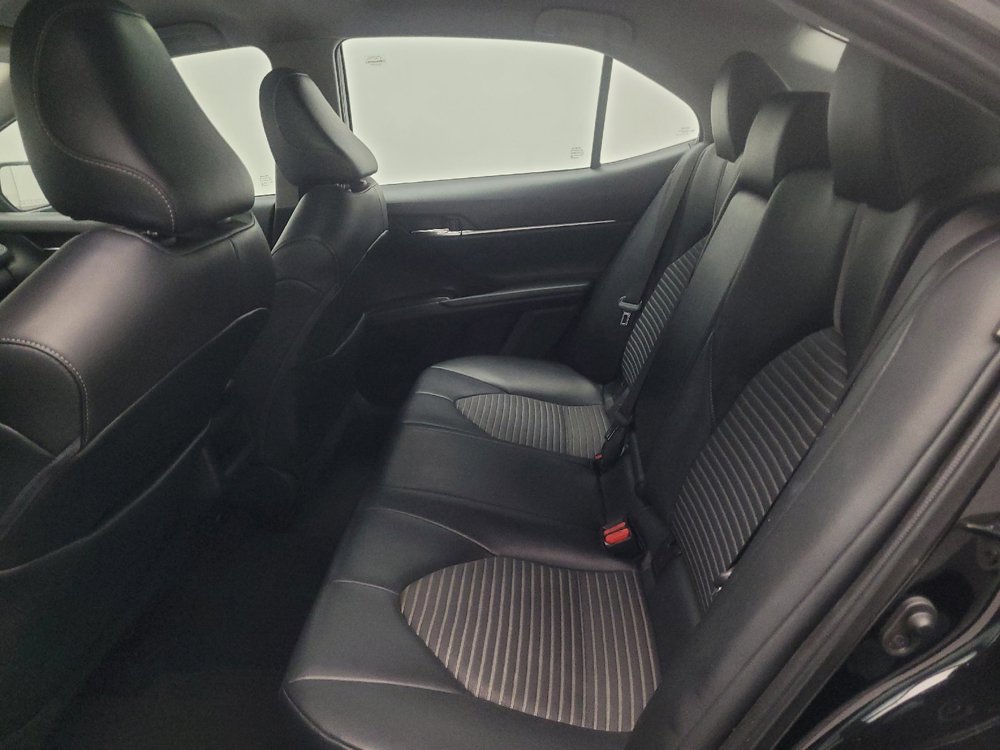Used 2022 Toyota Camry SE FWD image 18