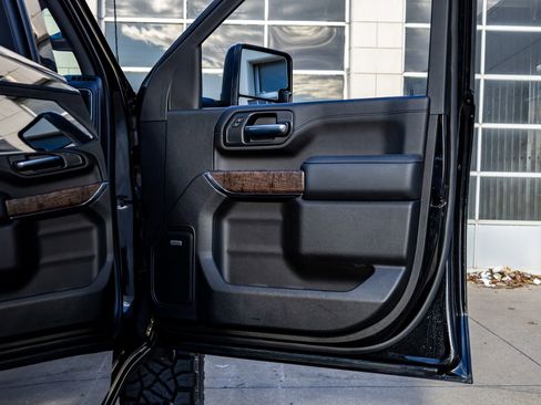 Used 2023 GMC Sierra 2500 Denali w/ Denali Black Diamond Edition image 34