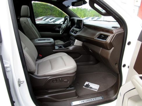 Used 2022 Chevrolet Tahoe LT w/ LT Signature Package image 35