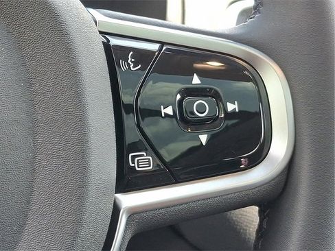 Certified 2024 Volvo XC90 B6 Plus image 21