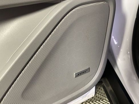 Certified 2024 GMC Terrain SLT w/ Infotainment Package II image 31