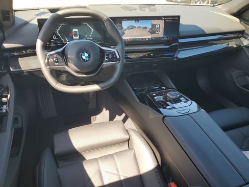 Used 2026 BMW 530i xDrive AWD/4WD image 17