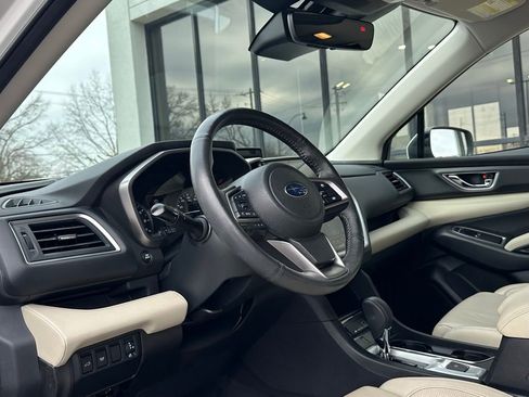 Used 2023 Subaru Ascent Limited image 2