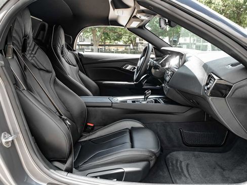 Used 2024 BMW Z4 sDrive30i w/ Convenience Package RWD image 39